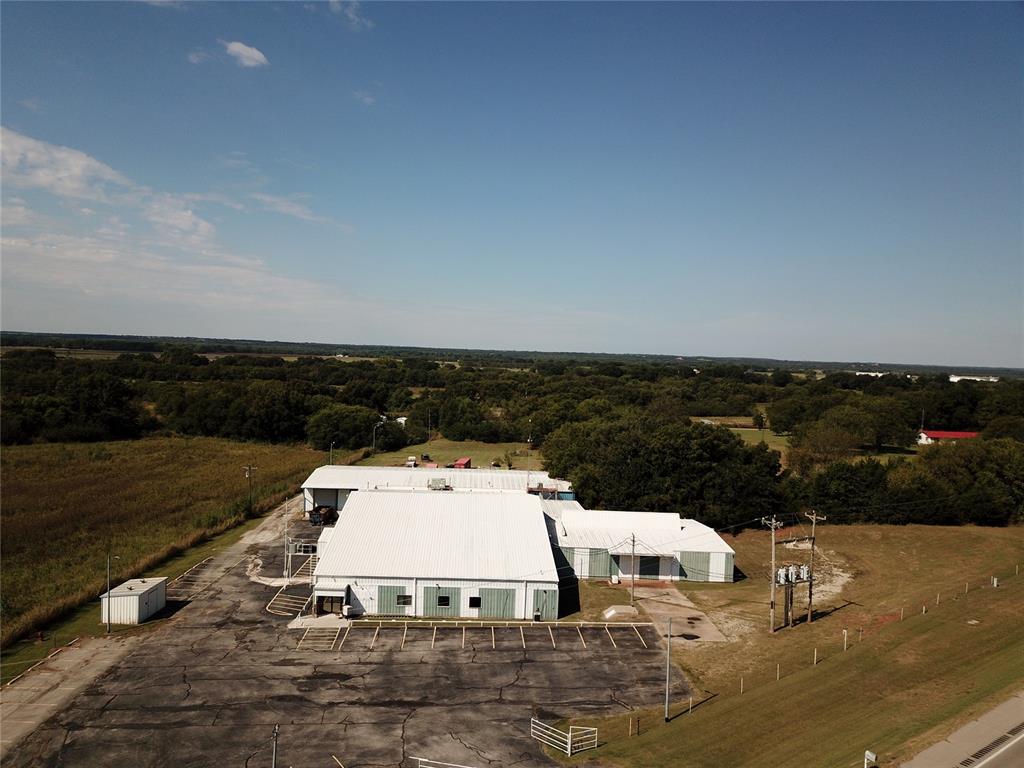 8445 N 77 Highway Property Photo 2