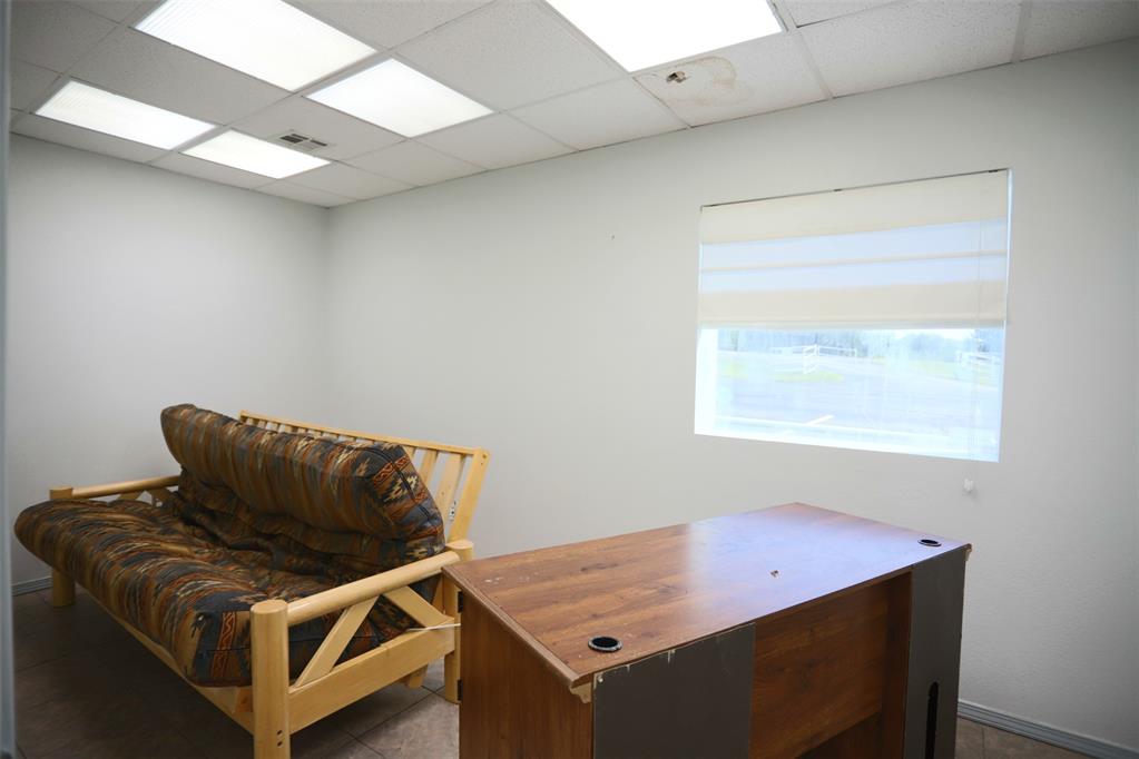 8445 N 77 Highway Property Photo 12