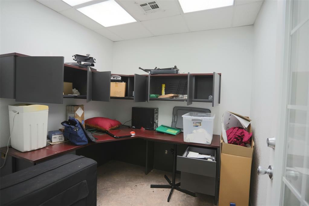 8445 N 77 Highway Property Photo 13
