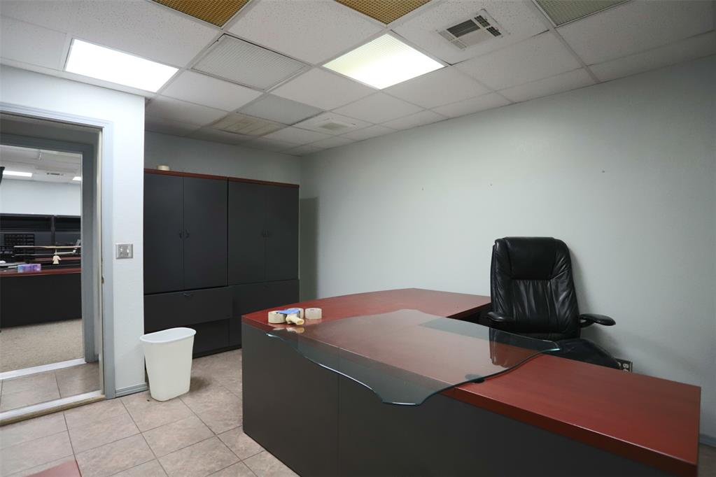 8445 N 77 Highway Property Photo 14