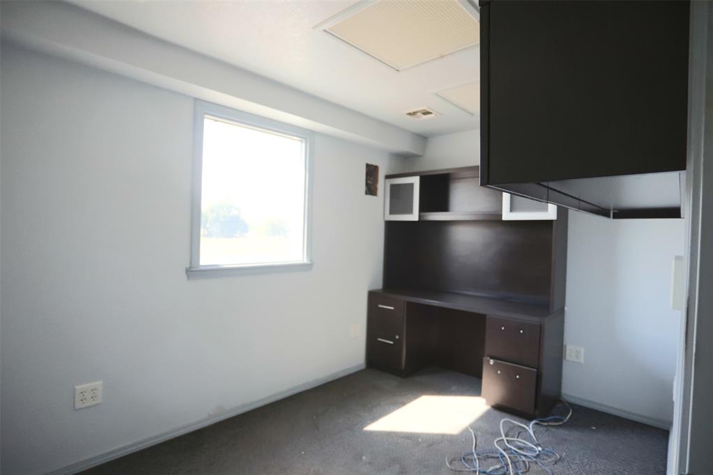 8445 N 77 Highway Property Photo 19