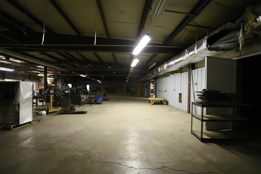 8445 N 77 Highway Property Photo 25