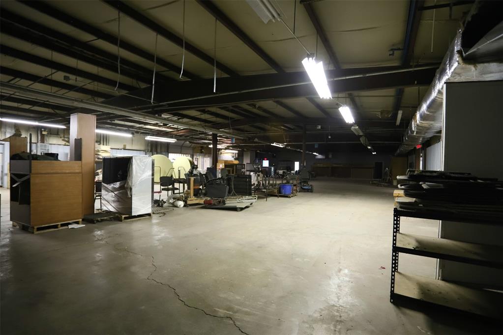 8445 N 77 Highway Property Photo 26