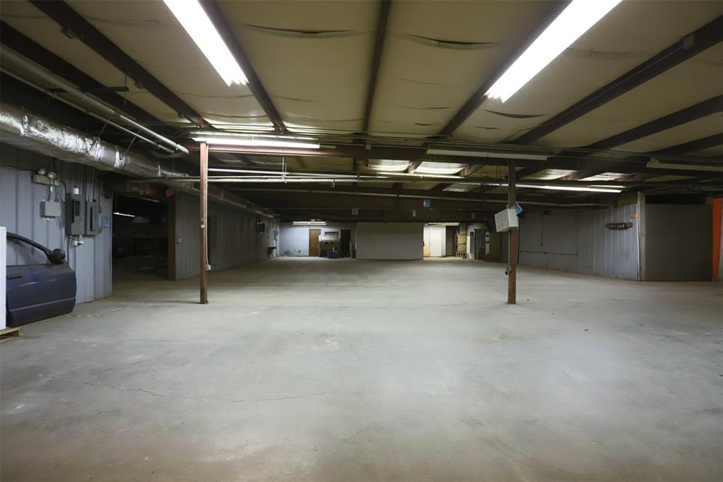 8445 N 77 Highway Property Photo 27