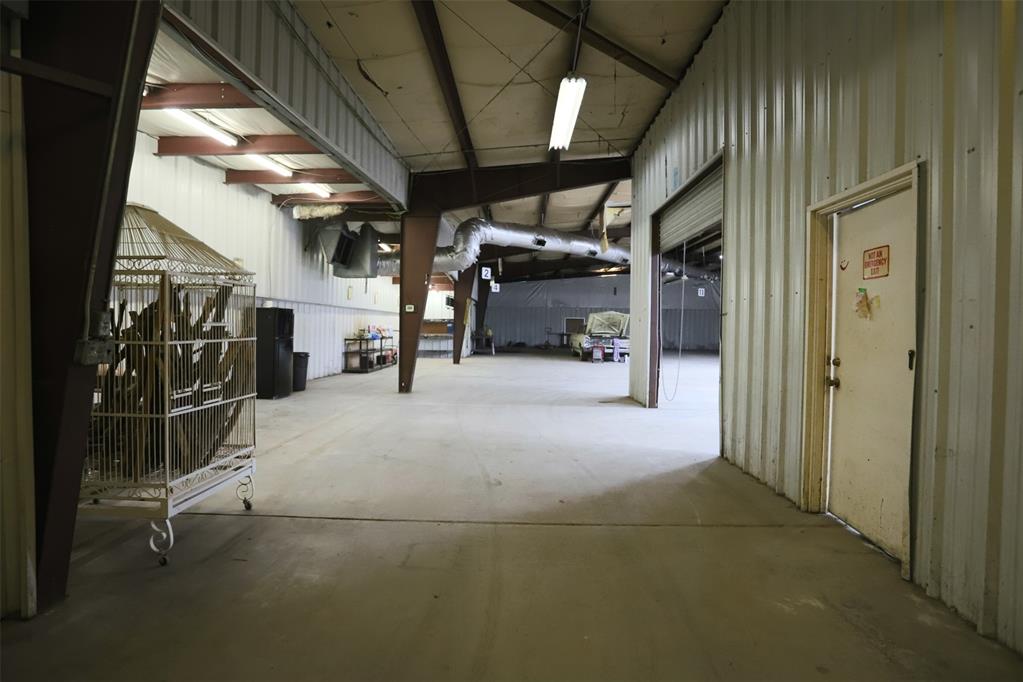 8445 N 77 Highway Property Photo 31