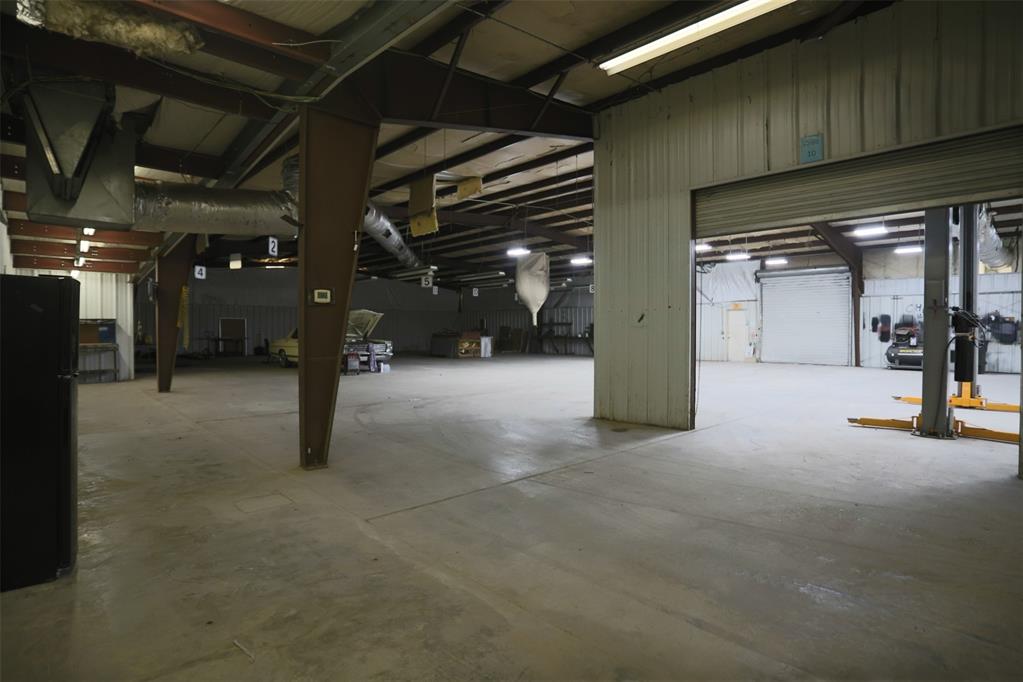 8445 N 77 Highway Property Photo 33