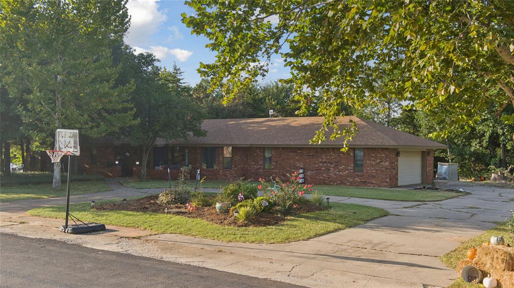 11709 W Little Lane Property Photo 1