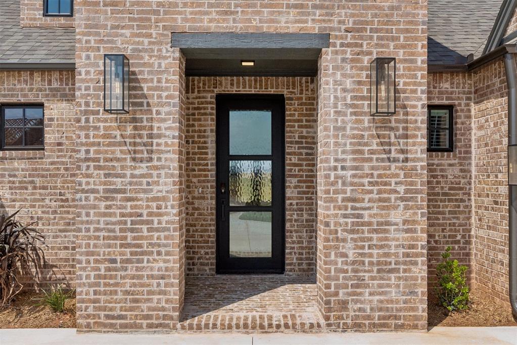 18128 Fields Drive Property Photo 2
