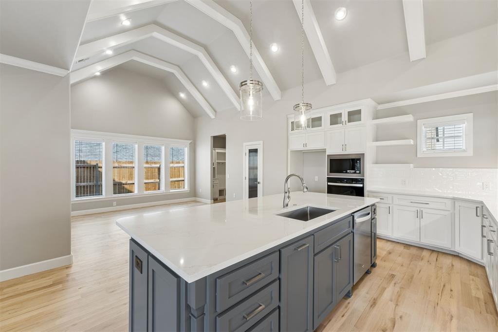 18128 Fields Drive Property Photo 10