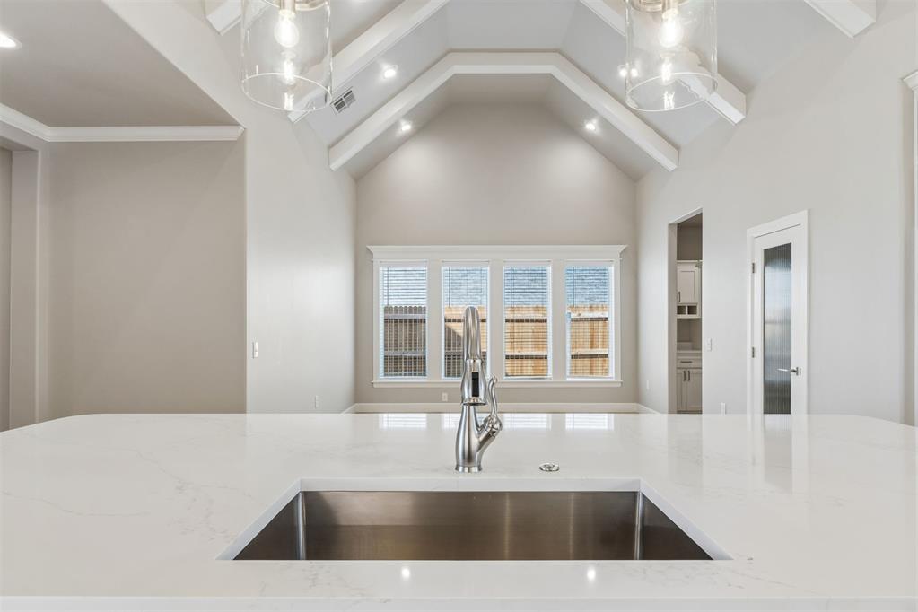 18128 Fields Drive Property Photo 14