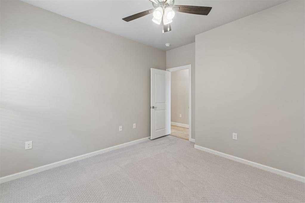 18128 Fields Drive Property Photo 32