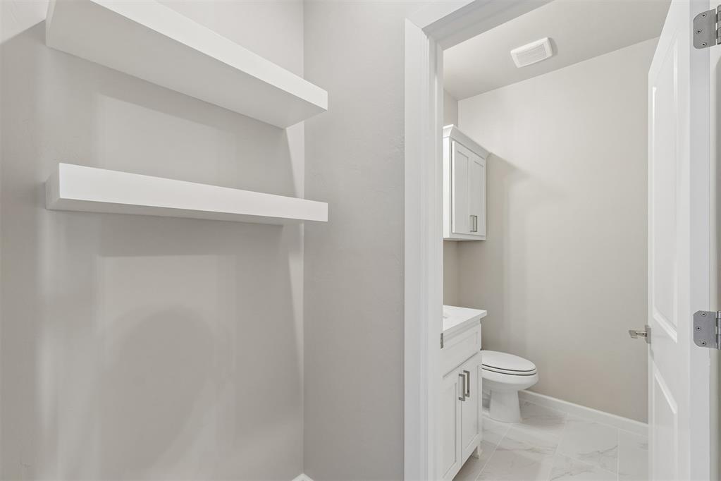 18128 Fields Drive Property Photo 35