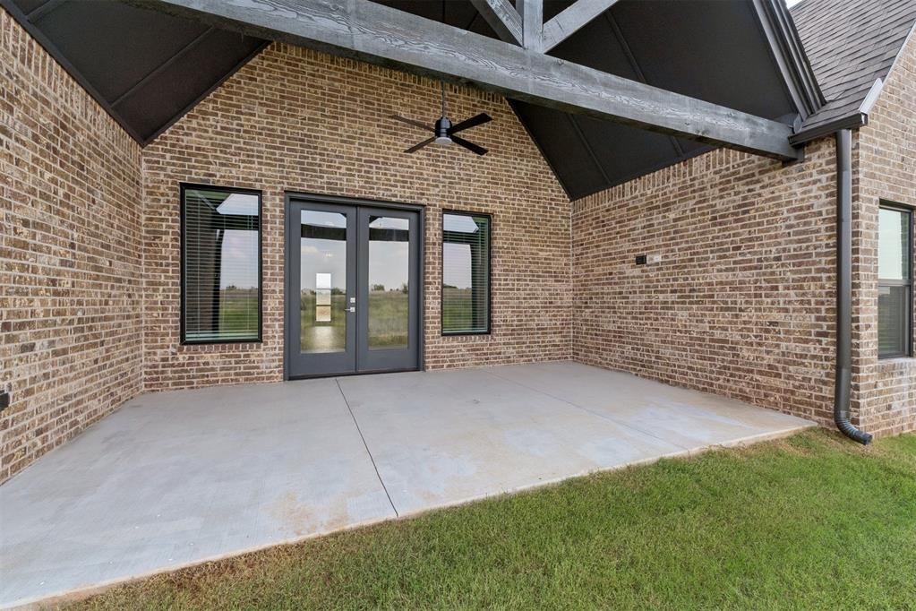 18128 Fields Drive Property Photo 38