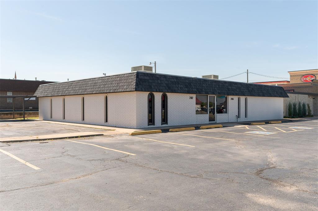 2812 W Hefner Road Property Photo 1
