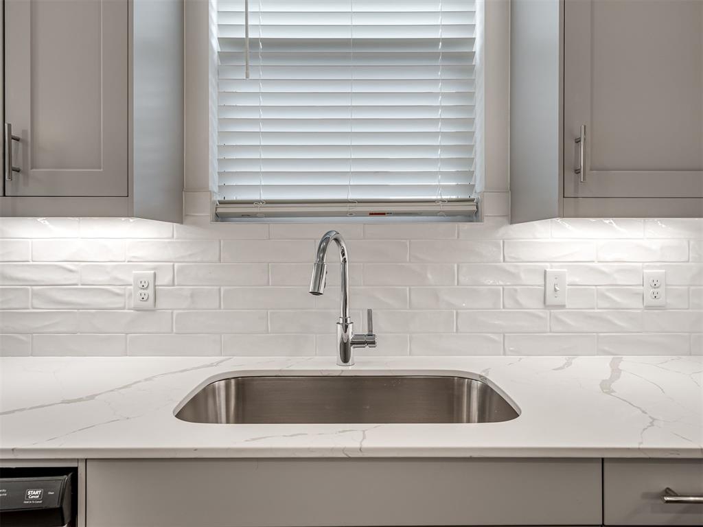 13108 Maplewood Avenue Property Photo 9