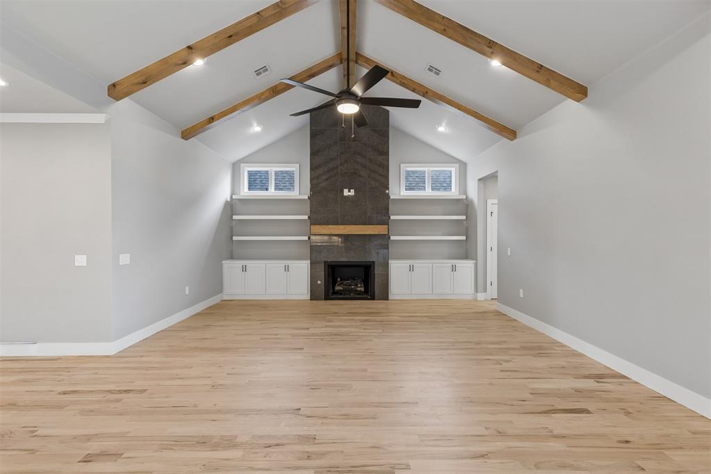 18005 Youngs Avenue Property Photo 4