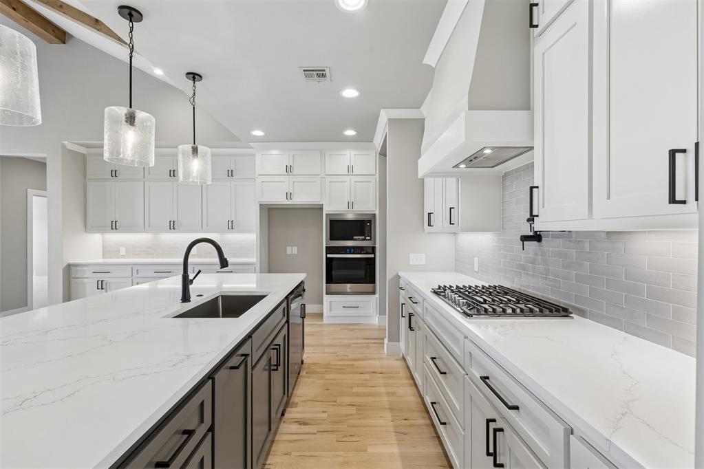 18005 Youngs Avenue Property Photo 10