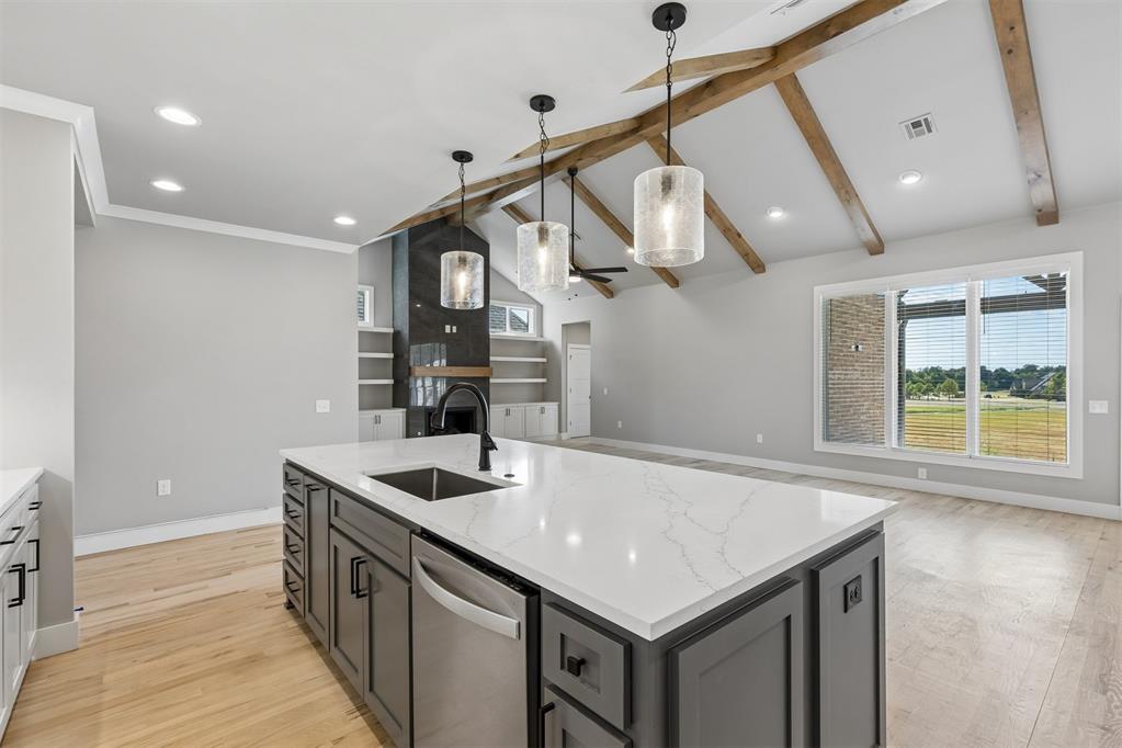 18005 Youngs Avenue Property Photo 11