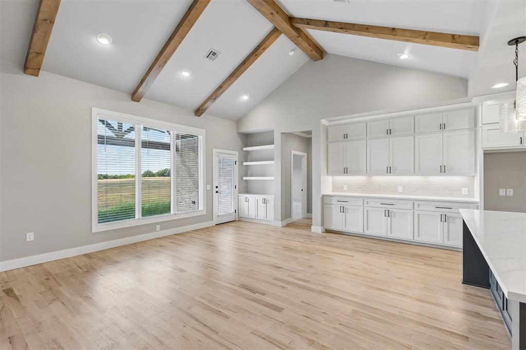 18005 Youngs Avenue Property Photo 13