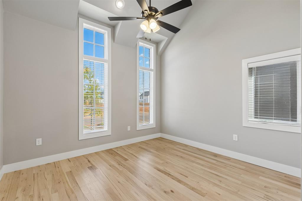 18005 Youngs Avenue Property Photo 24