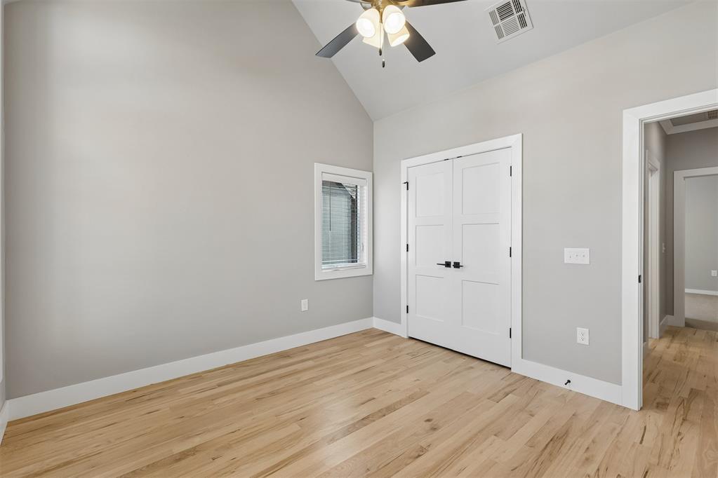 18005 Youngs Avenue Property Photo 25