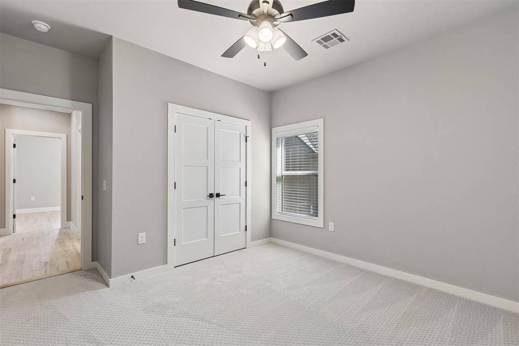 18005 Youngs Avenue Property Photo 28