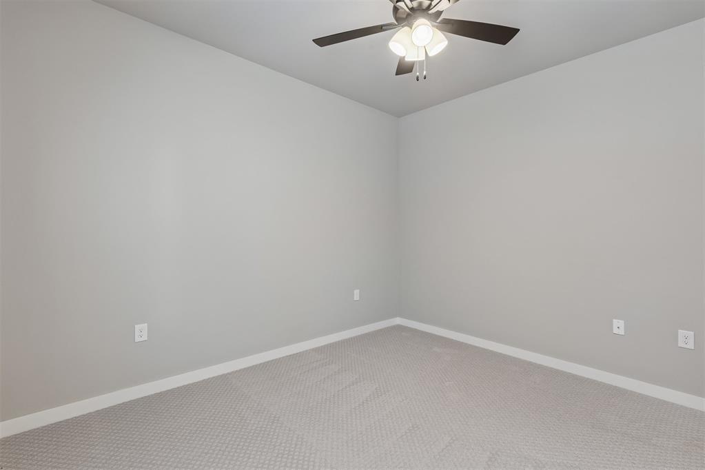 18005 Youngs Avenue Property Photo 29