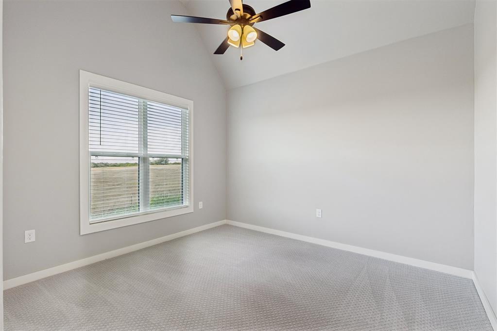 18005 Youngs Avenue Property Photo 32