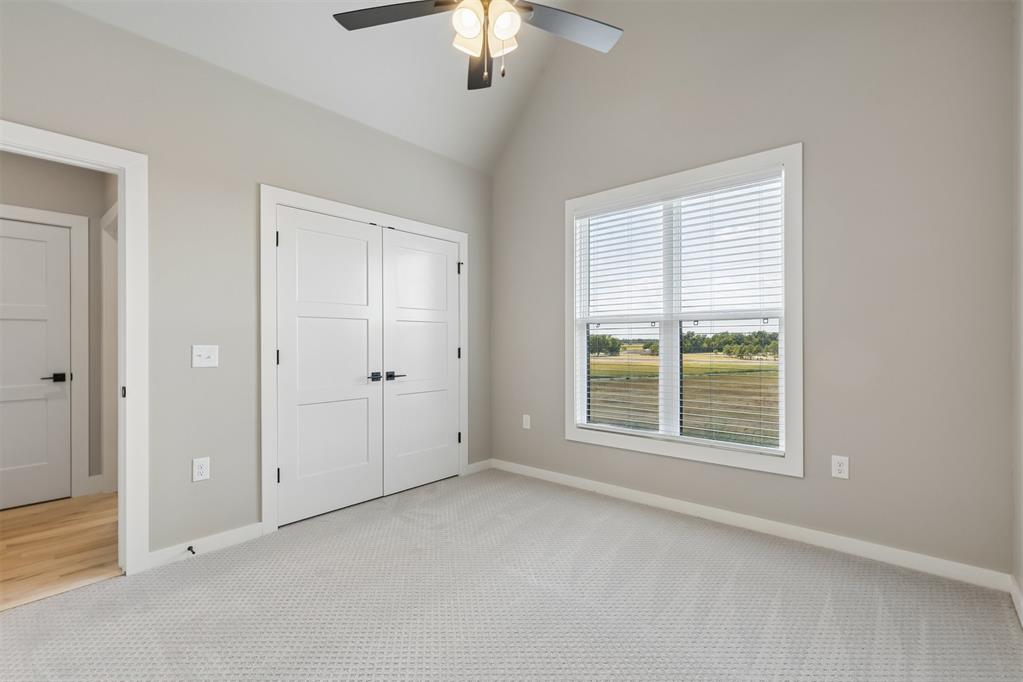 18005 Youngs Avenue Property Photo 33