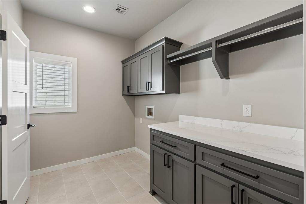 18005 Youngs Avenue Property Photo 36