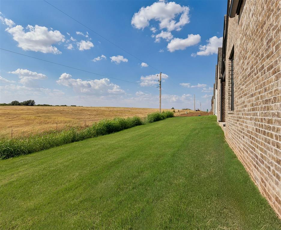 18005 Youngs Avenue Property Photo 39