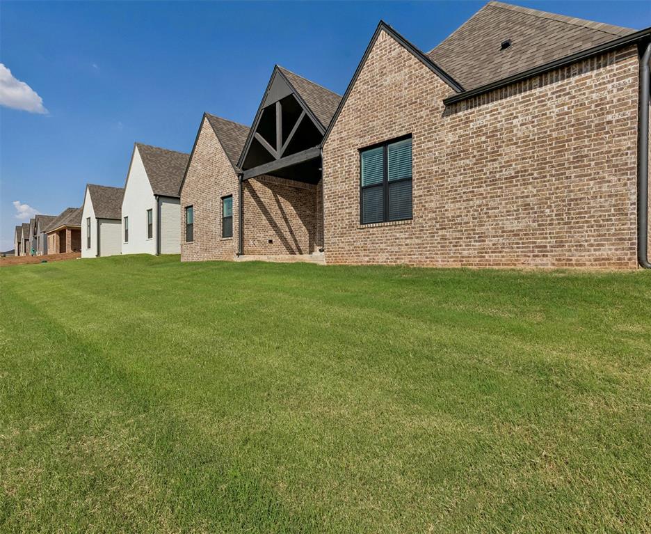 18005 Youngs Avenue Property Photo 41