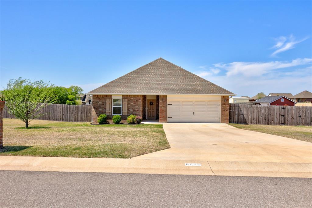 8005 Cottonwood Avenue Property Photo 1