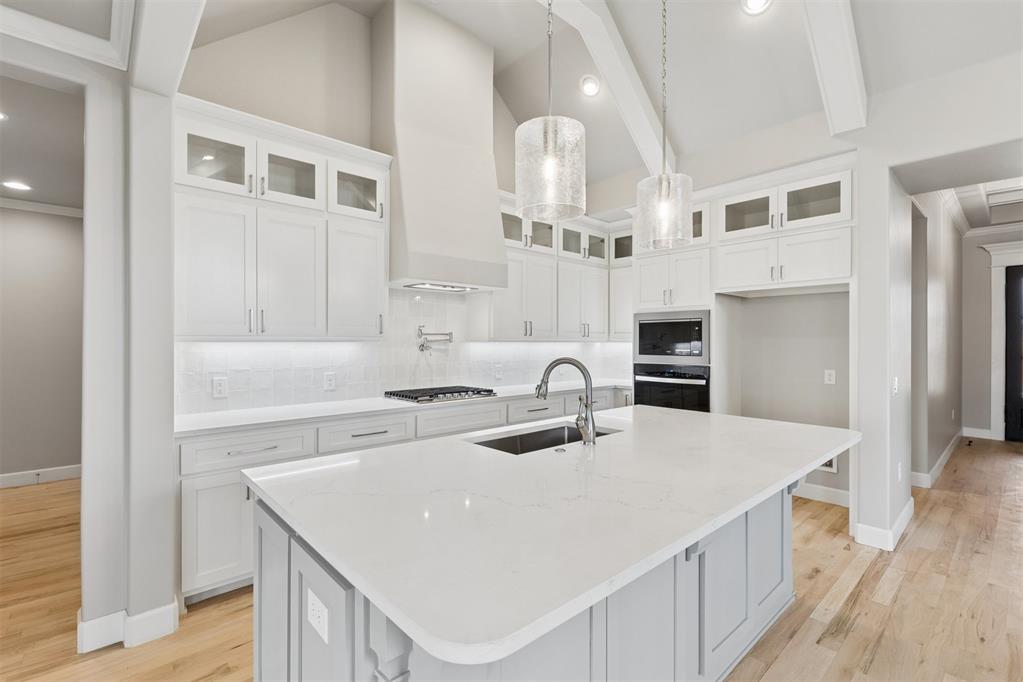 18140 Fields Drive Property Photo 9