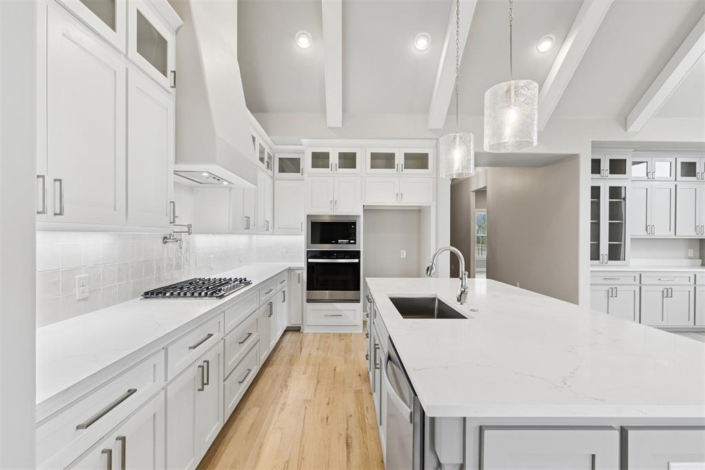 18140 Fields Drive Property Photo 10