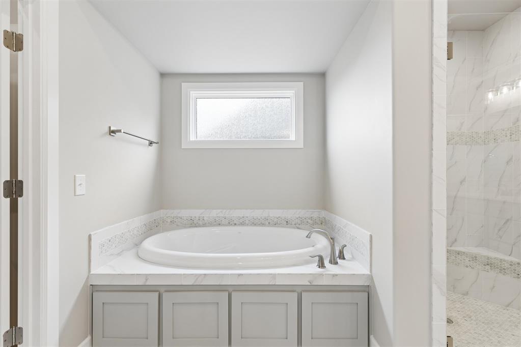 18140 Fields Drive Property Photo 23