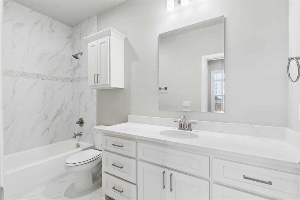 18140 Fields Drive Property Photo 36