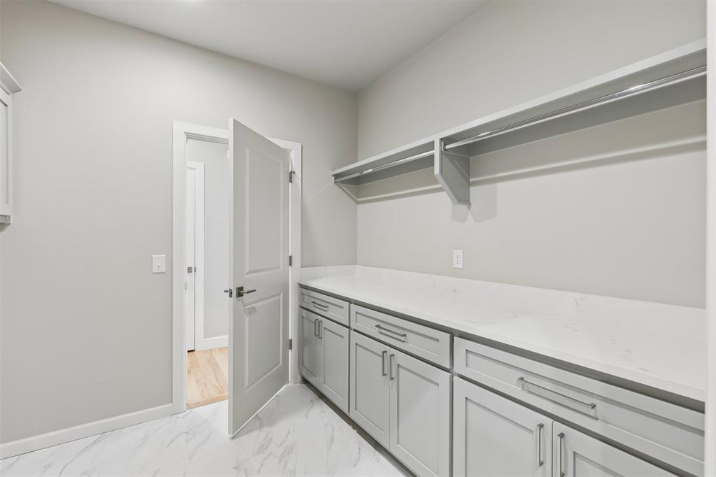 18140 Fields Drive Property Photo 38