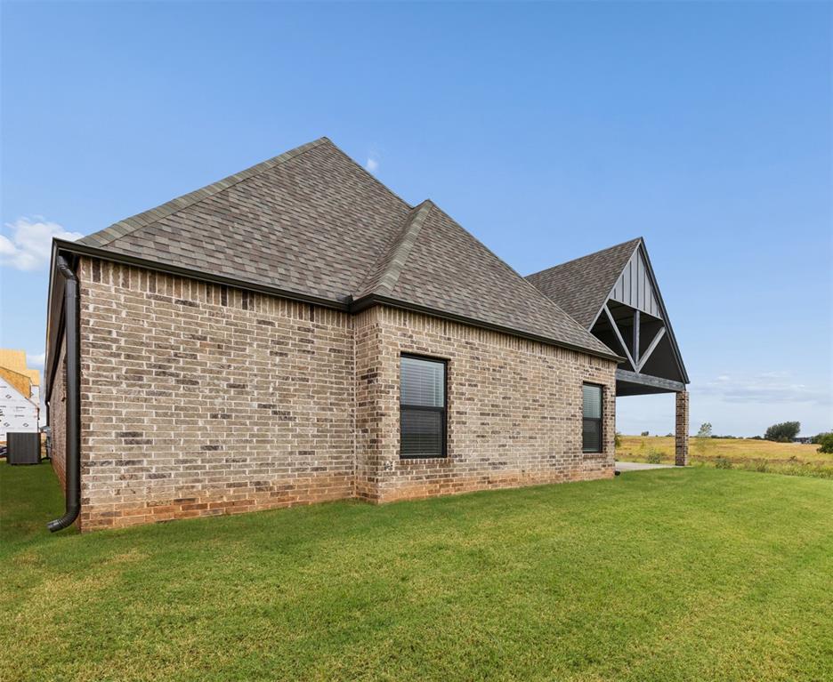 18140 Fields Drive Property Photo 45