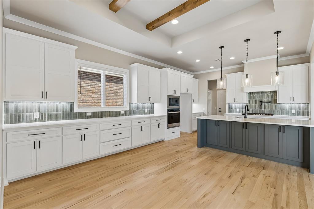 18009 Youngs Avenue Property Photo 14