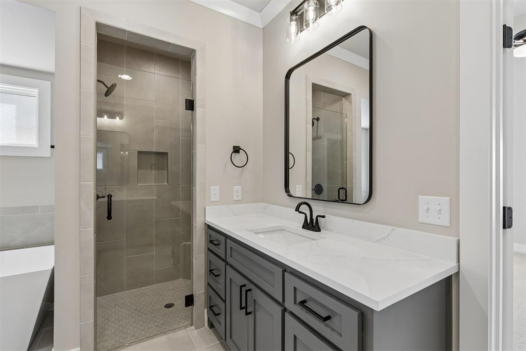 18009 Youngs Avenue Property Photo 19