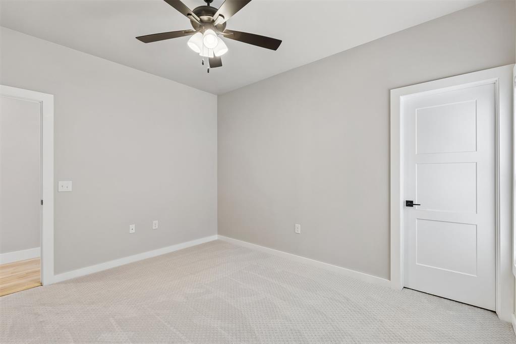 18009 Youngs Avenue Property Photo 27