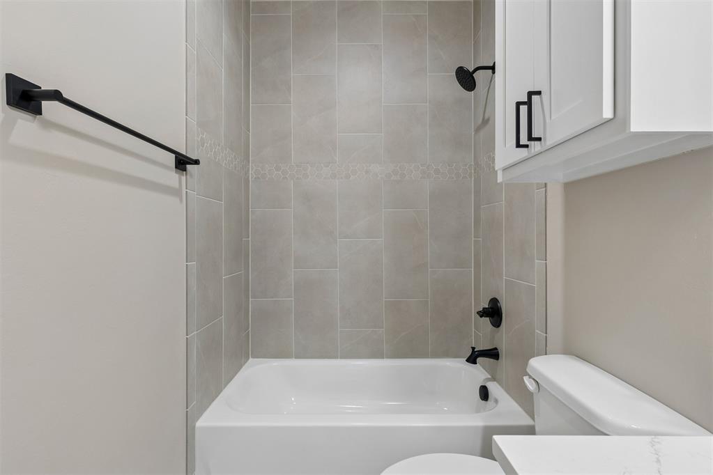 18009 Youngs Avenue Property Photo 31