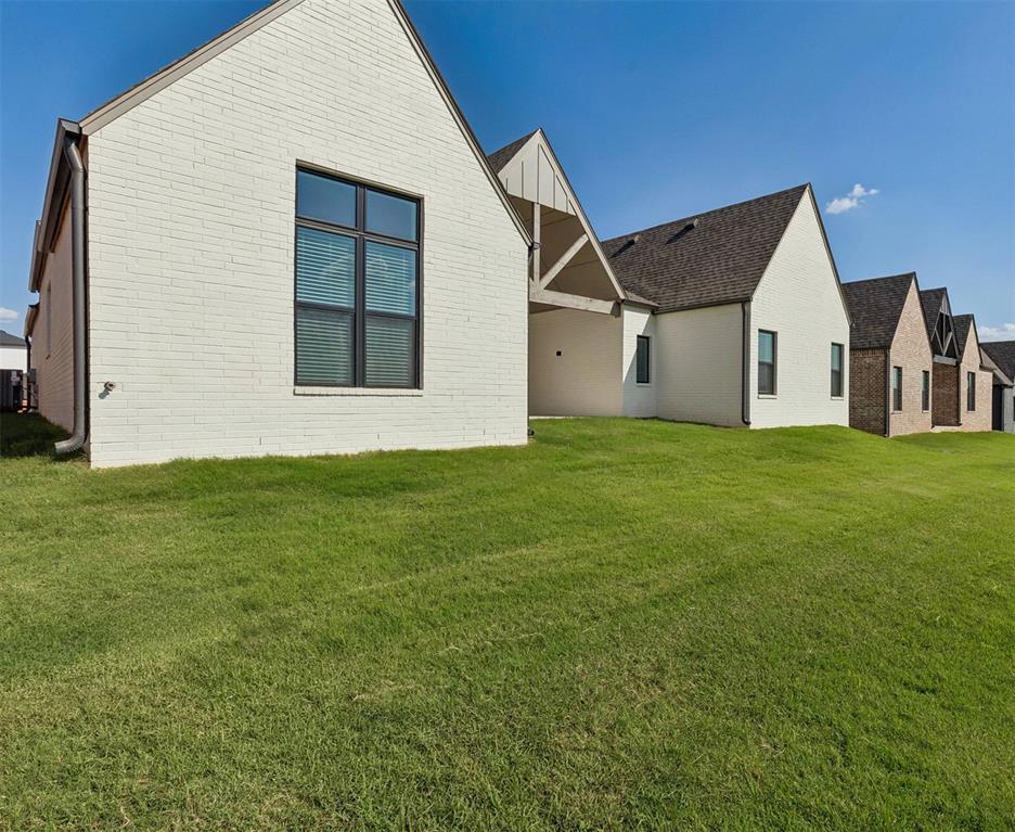 18009 Youngs Avenue Property Photo 39