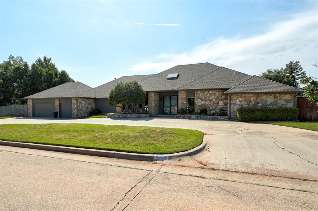 3200 Raintree Road Property Photo 2