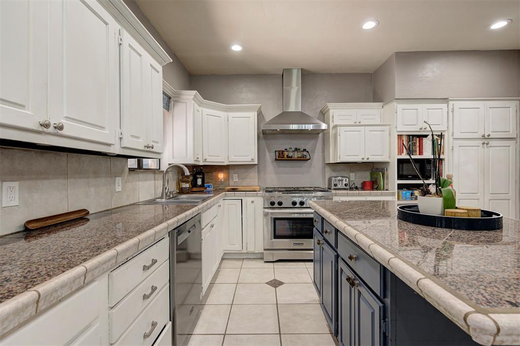 3200 Raintree Road Property Photo 14