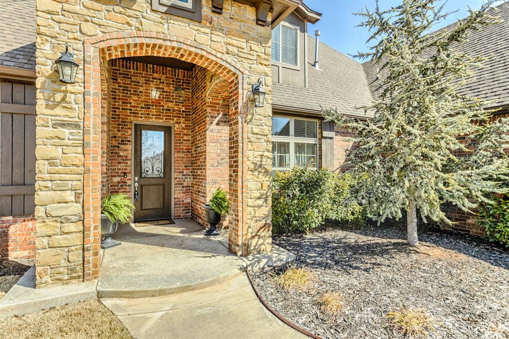 2241 W Mickey Drive Property Photo 1