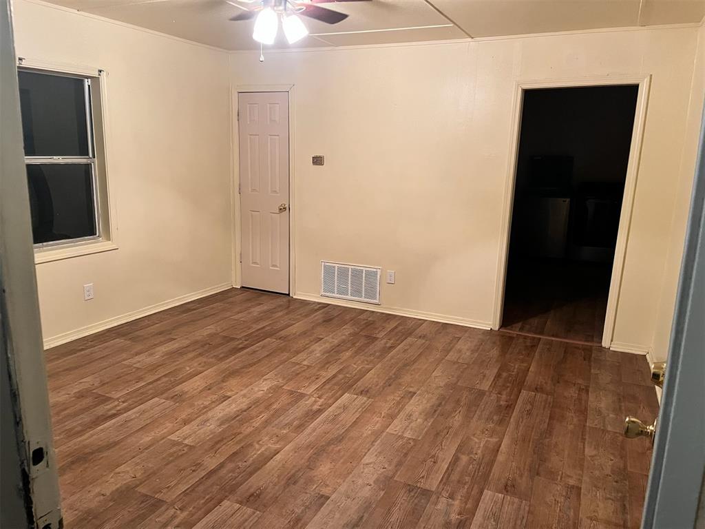 238 S Oklahoma Avenue Property Photo 6