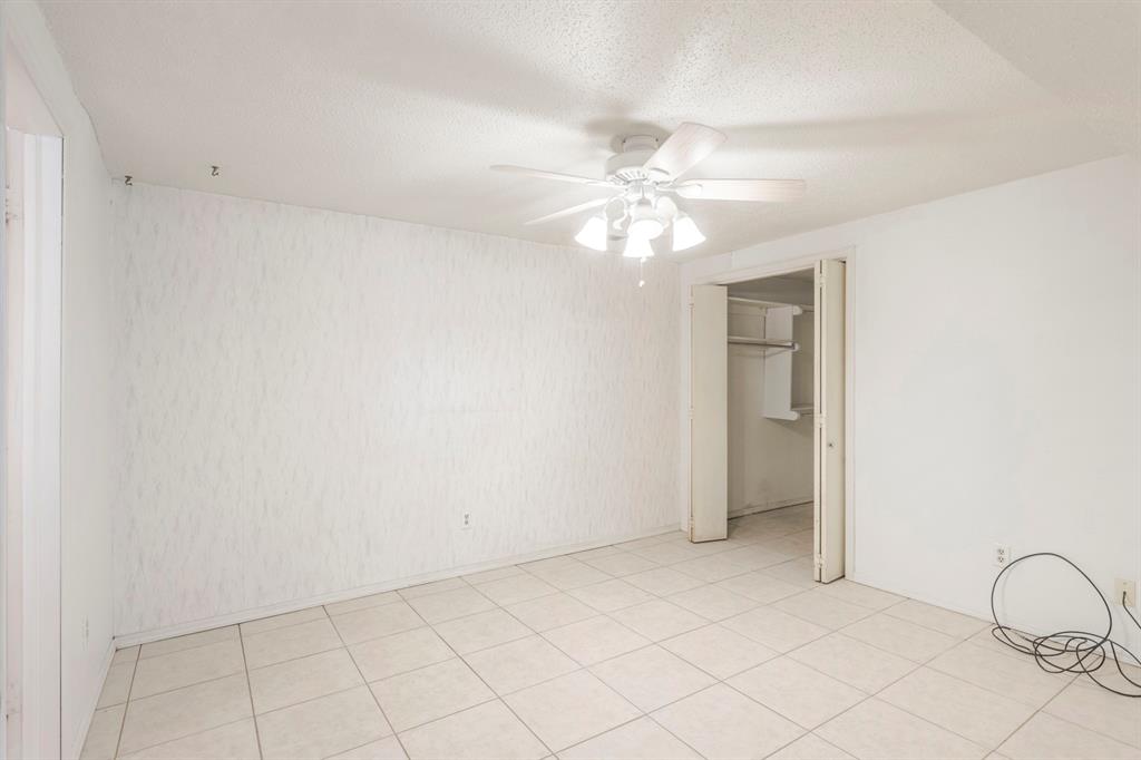 944 E Diane Terrace Property Photo 26