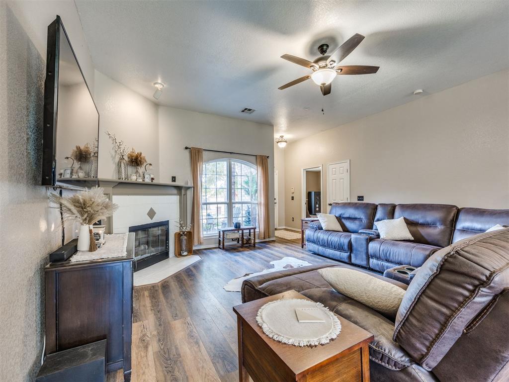 1133 Barbary Drive Property Photo 7